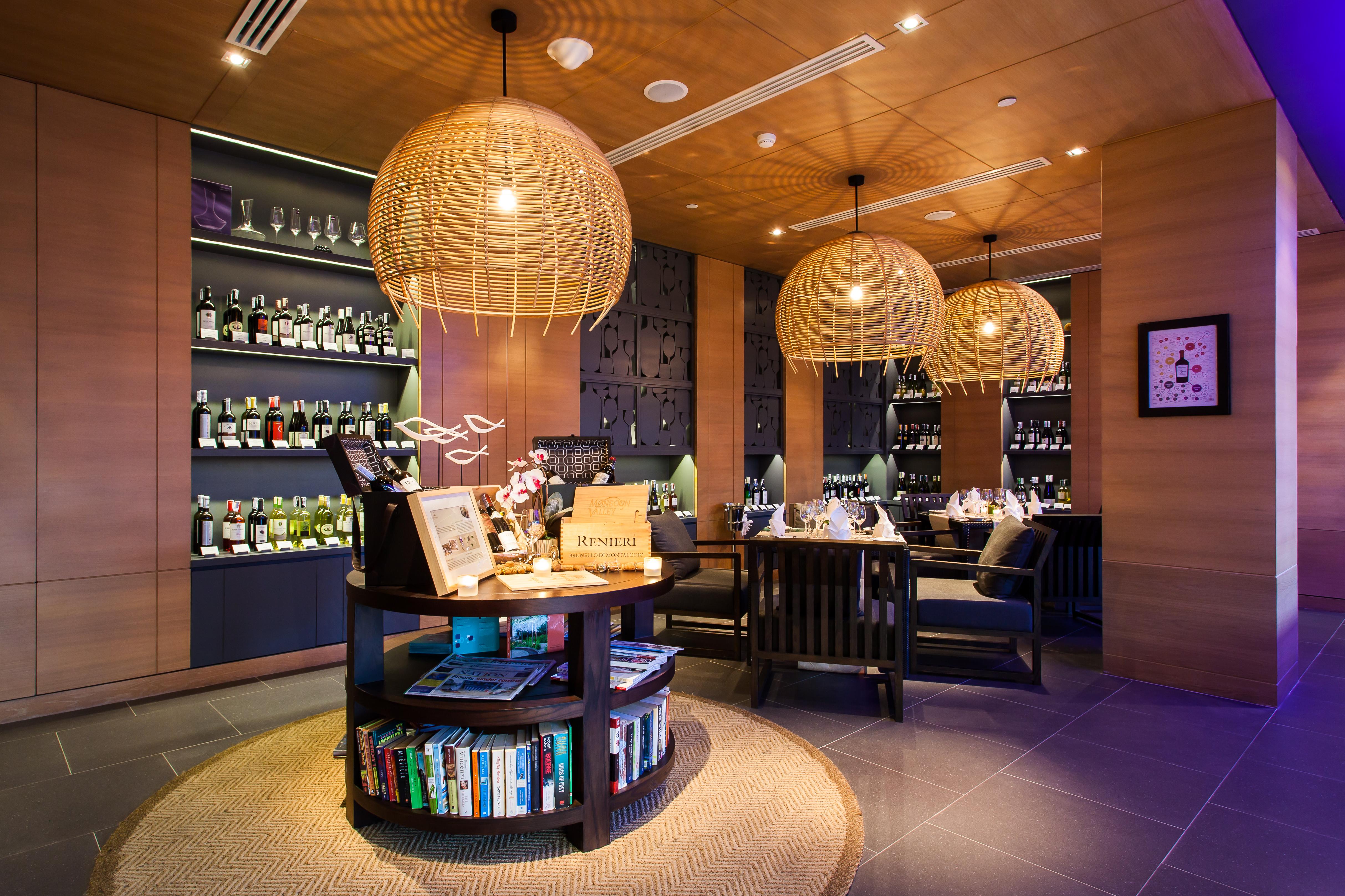 Amari Hua Hin Ξενοδοχείο Εξωτερικό φωτογραφία The Library at The Library Bar